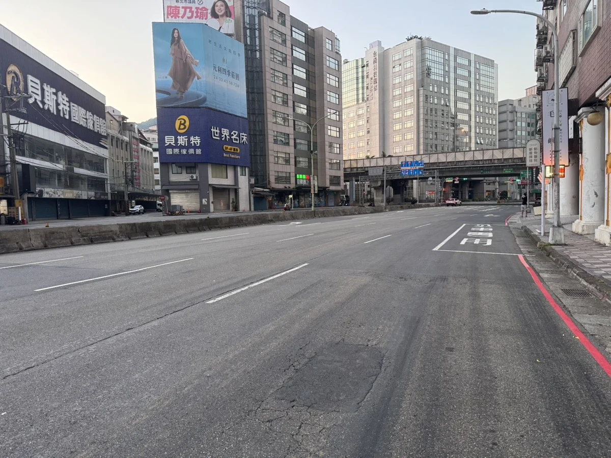 新店中興路二段10/12起夜間銑鋪！新店交流道出入口將封閉 [交管懶人包]