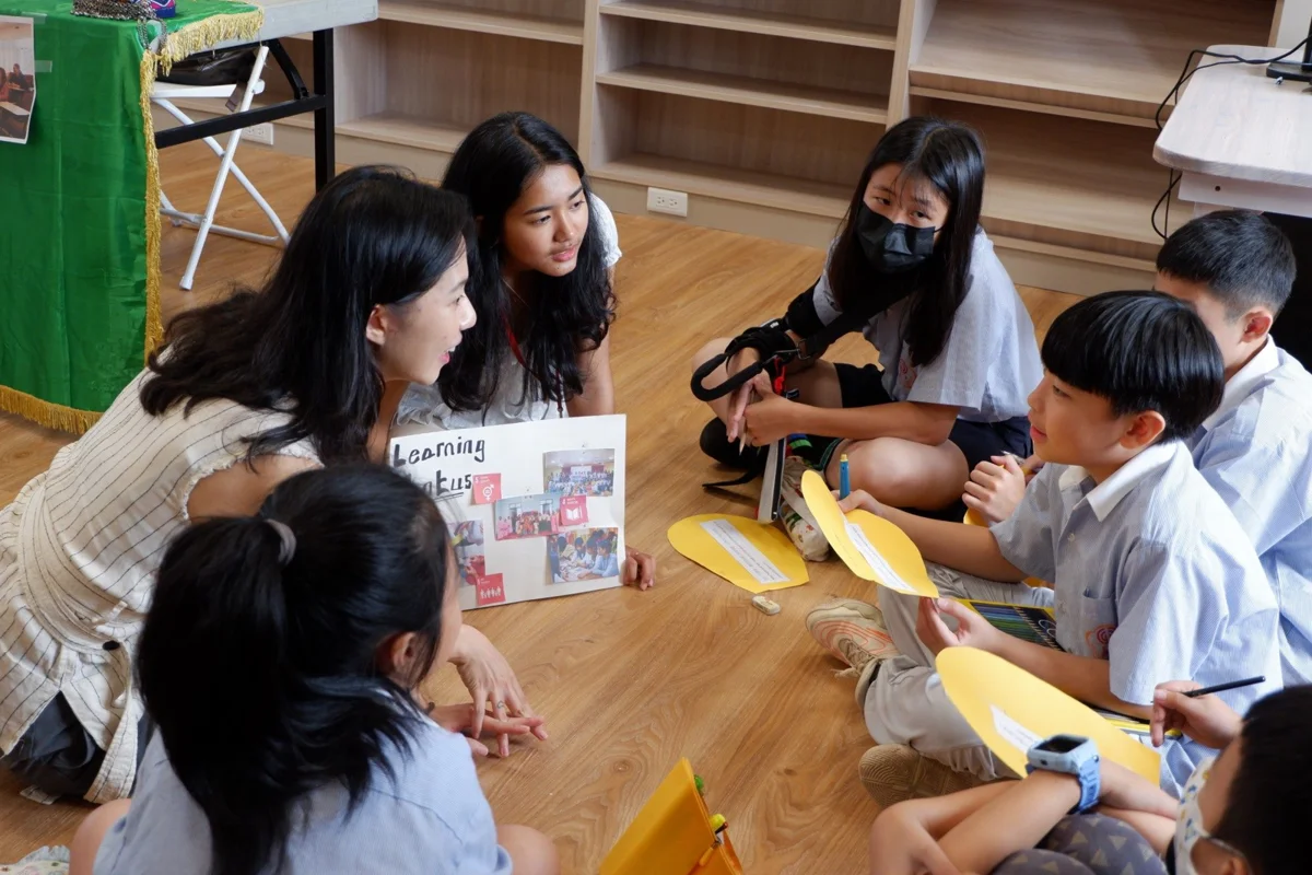 10國亞洲女孩走進北市忠義實小!小學生化身記者揭開跨國平權故事