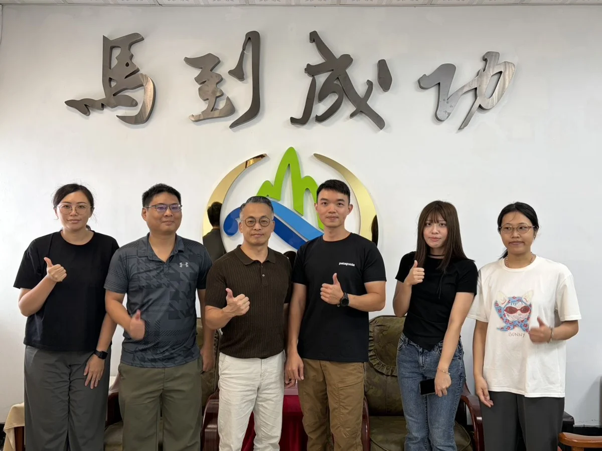 成功分局7名警員榮調展新程!分局長潘俊宏親贈紀念品送祝福
