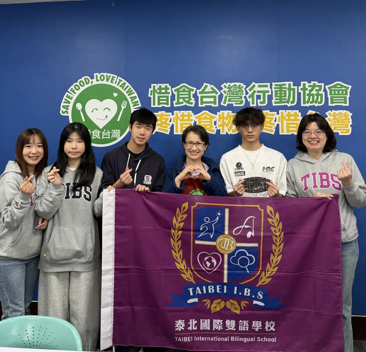 士林泰北高中生攜手惜食廚房,暖心送餐獲副總統蕭美琴驚喜現身力挺