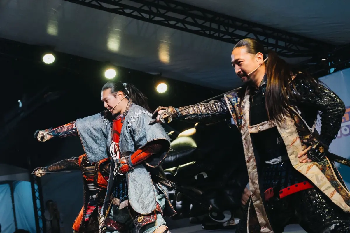 日本武將隊現身高雄燈會!中文高喊「馬上發財」嗨翻全場,下一棒啦啦隊2/21接力登場