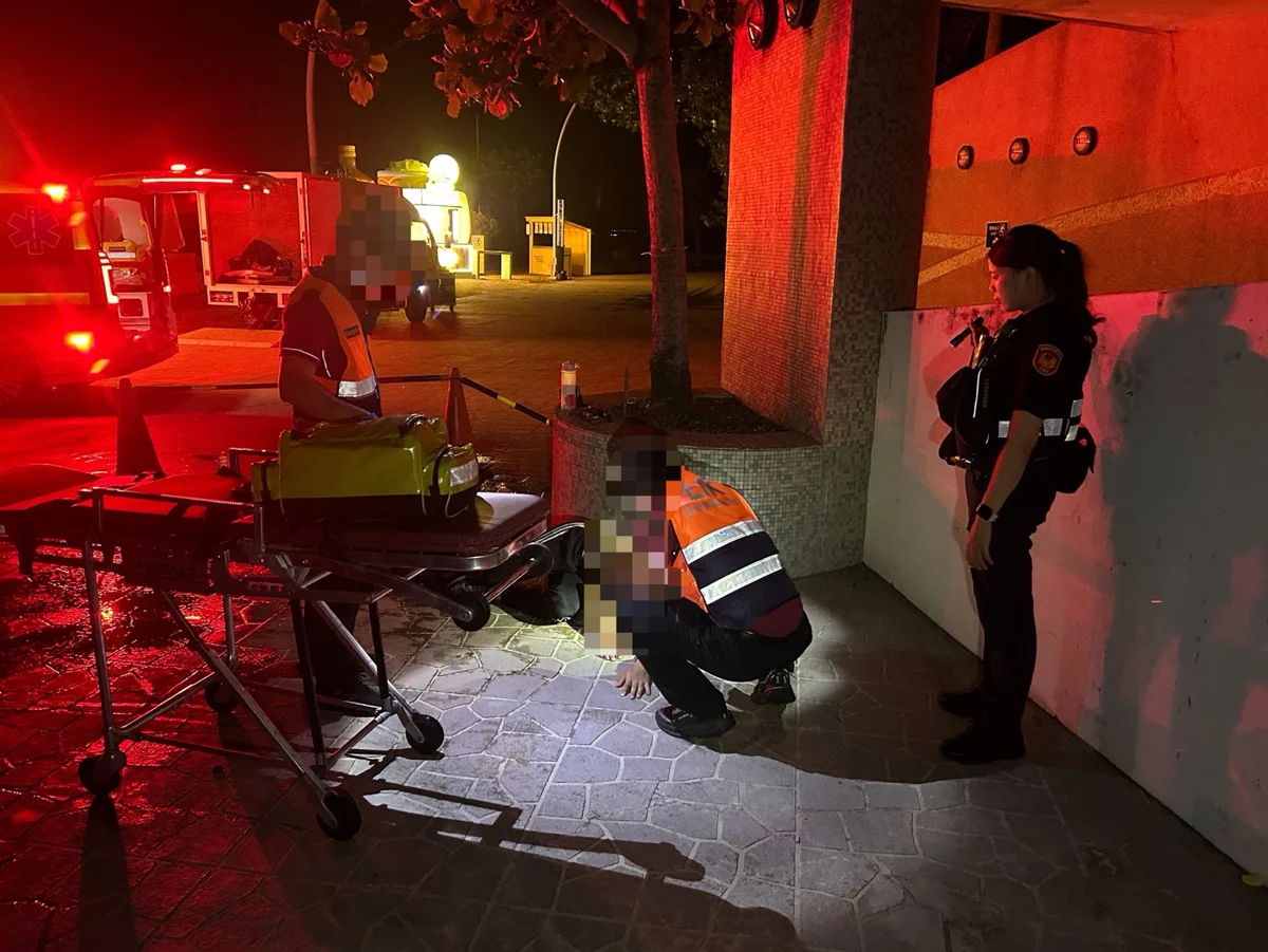 花火節散場驚見醉男路倒!啟明警與熱心民眾聯手救援化險為夷