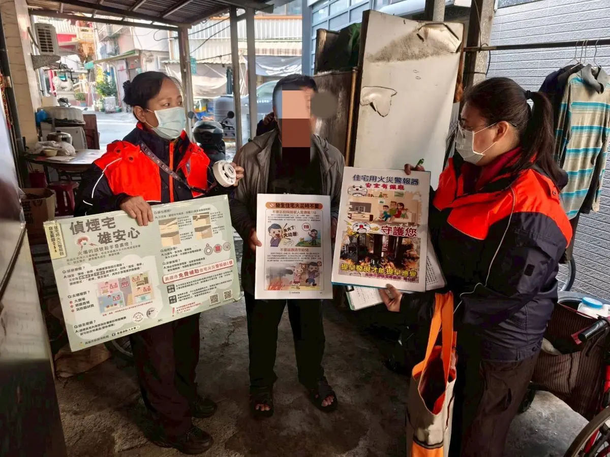 前鎮住宅火警後續!義消深入巷弄揪出「微小火源」,籲裝這東西保命