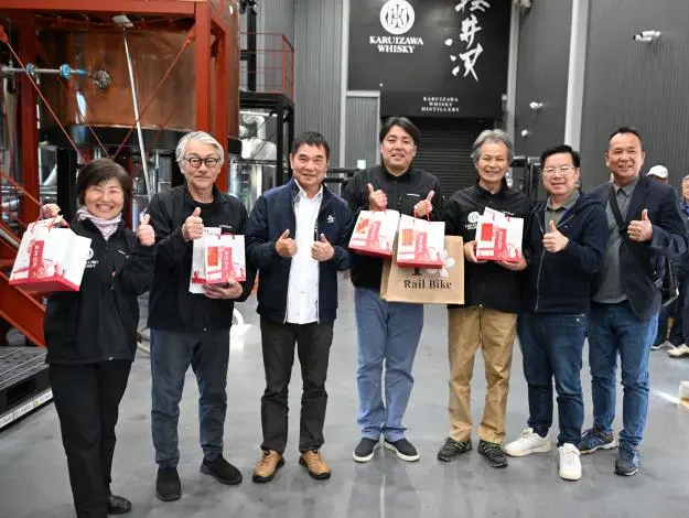 苗栗拚觀光!鍾東錦赴日取經「傳奇酒廠」 揭密30萬英鎊威士忌神話