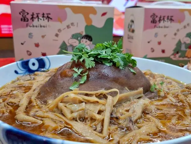 臺南傳統市場年菜買氣「大噴發」!黃偉哲:名攤秒殺、掛紅牌完售是品質最強肯定