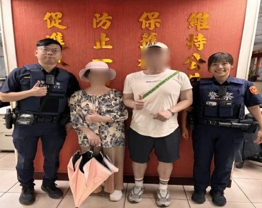 87歲失智婦迷途街頭!大同警靠「這證件」火速助母子團聚