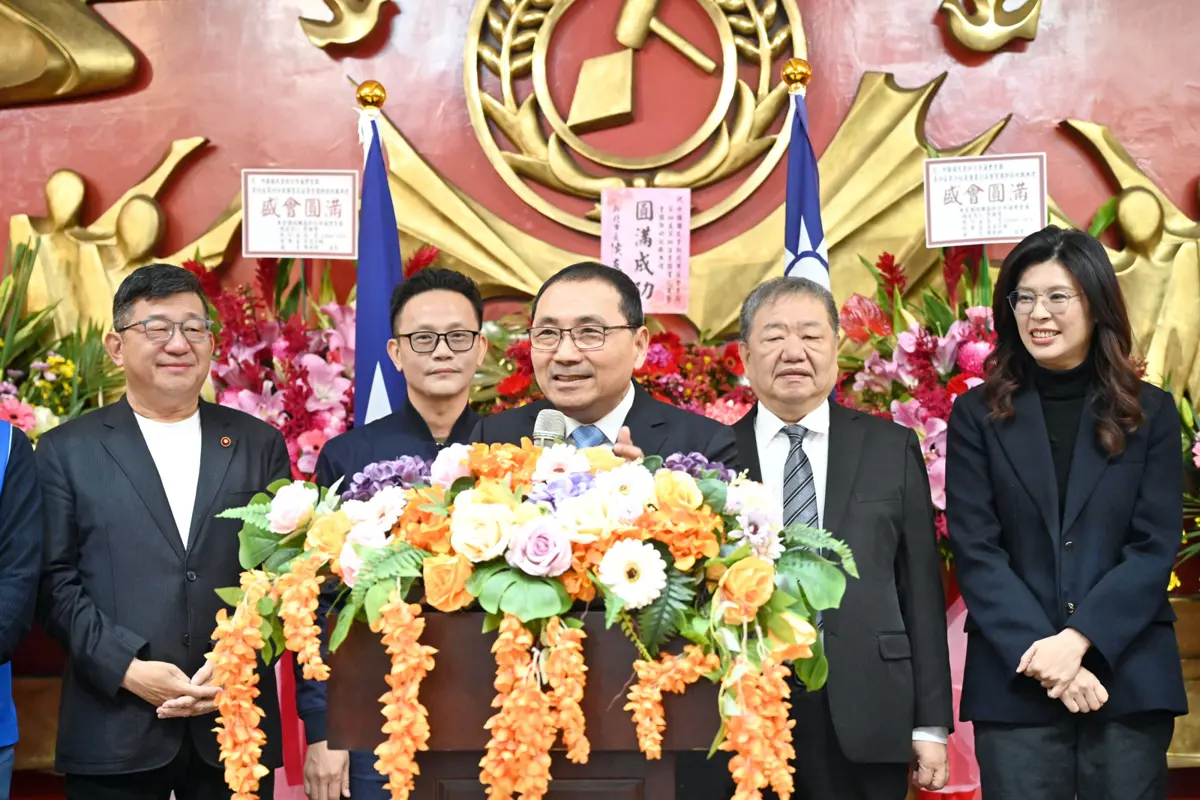 府會同心拚建設!侯友宜出席國民黨團幹部交接,喊話「加速讓新北變國際大城」