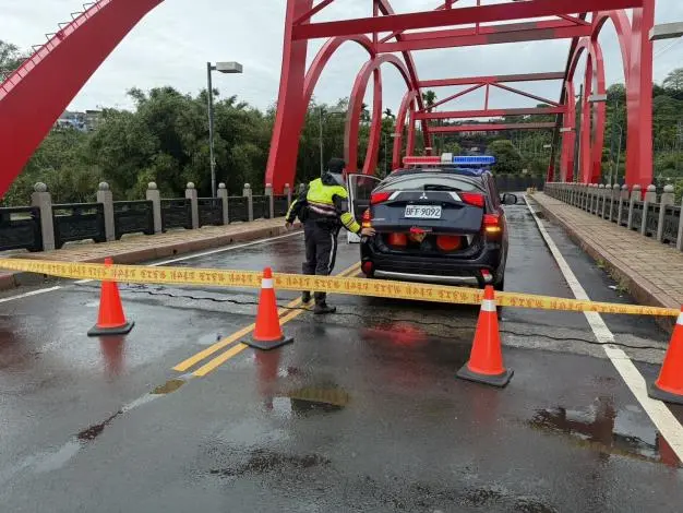 竹縣山區豪雨成災!百分橋一度封閉、15人急撤離 縣府籲:非必要勿入山