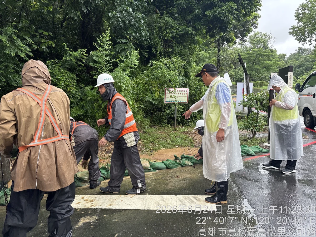 高雄豪雨狂炸釀路樹倒塌!工務局急搶修 復原進度一次看