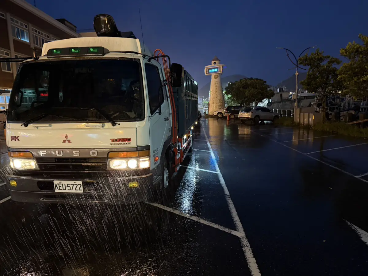 馳援蘇澳!台中救災隊雨中不停歇 助宜蘭災區清理復原