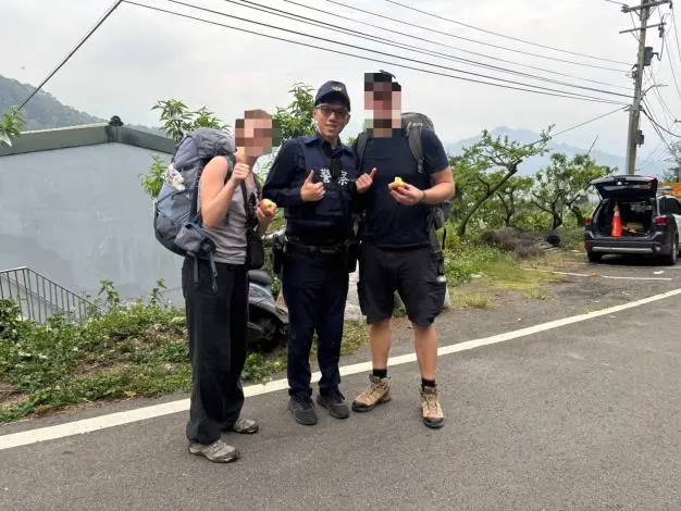 英情侶遊苗栗信Google Maps!「8公里上坡」險困深山,暖警救援獲讚爆