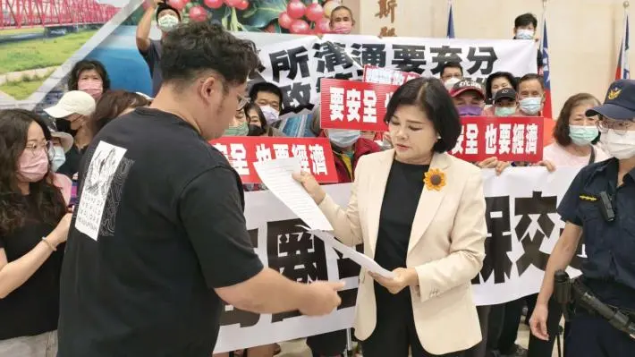 斗六民生南路人行道蓋不蓋?商圈怒吼衝擊生計,張麗善出面喊「緩」!