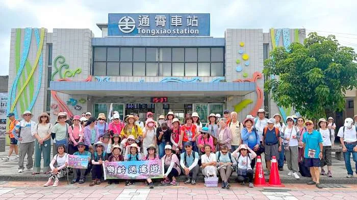 銀髮族熱血遊金門!「樂齡逍遙遊」30位長者展開7天6夜機車健走深度之旅