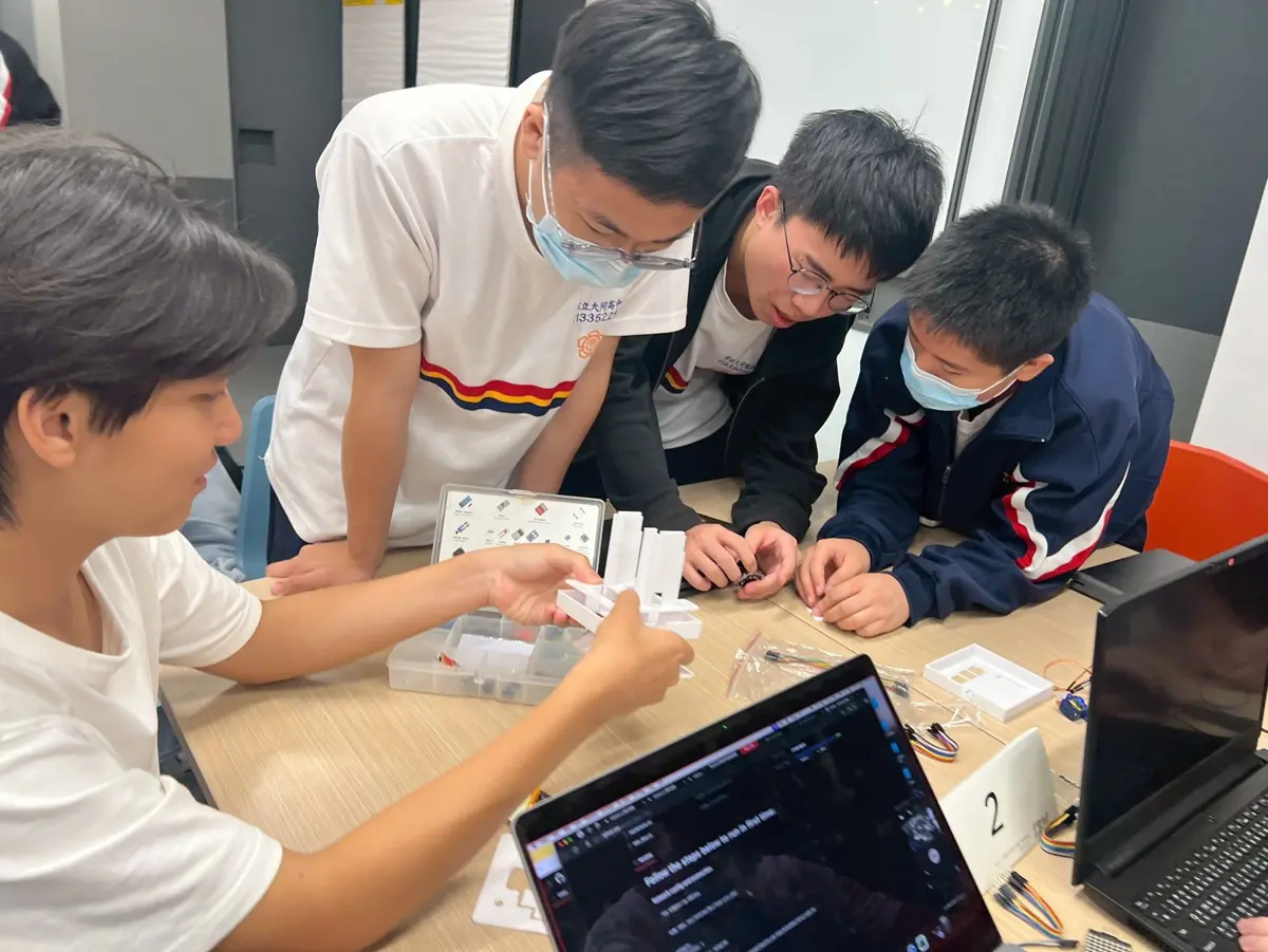 台北大同高中攜手IBM 打造AI學習新高地