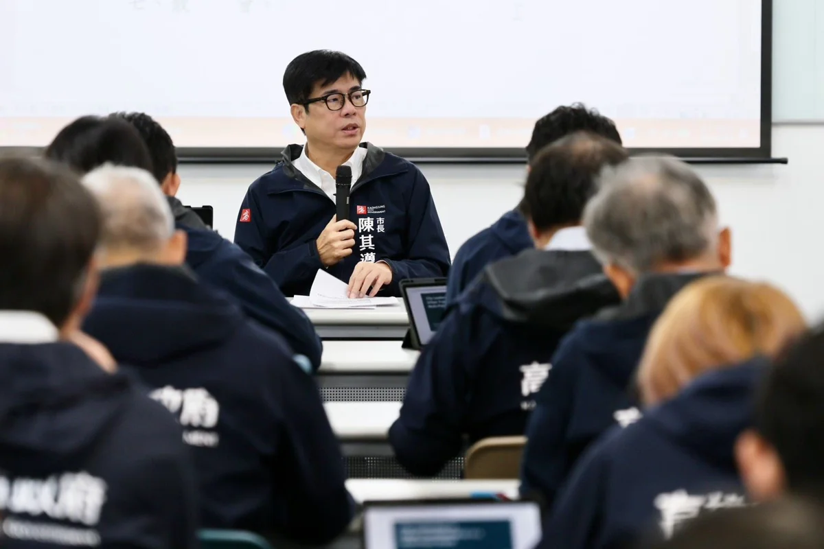 【防颱與傳承】巴威颱風後首場市政會議!陳其邁下達防汛動員令,溫馨歡送2高階文官退休