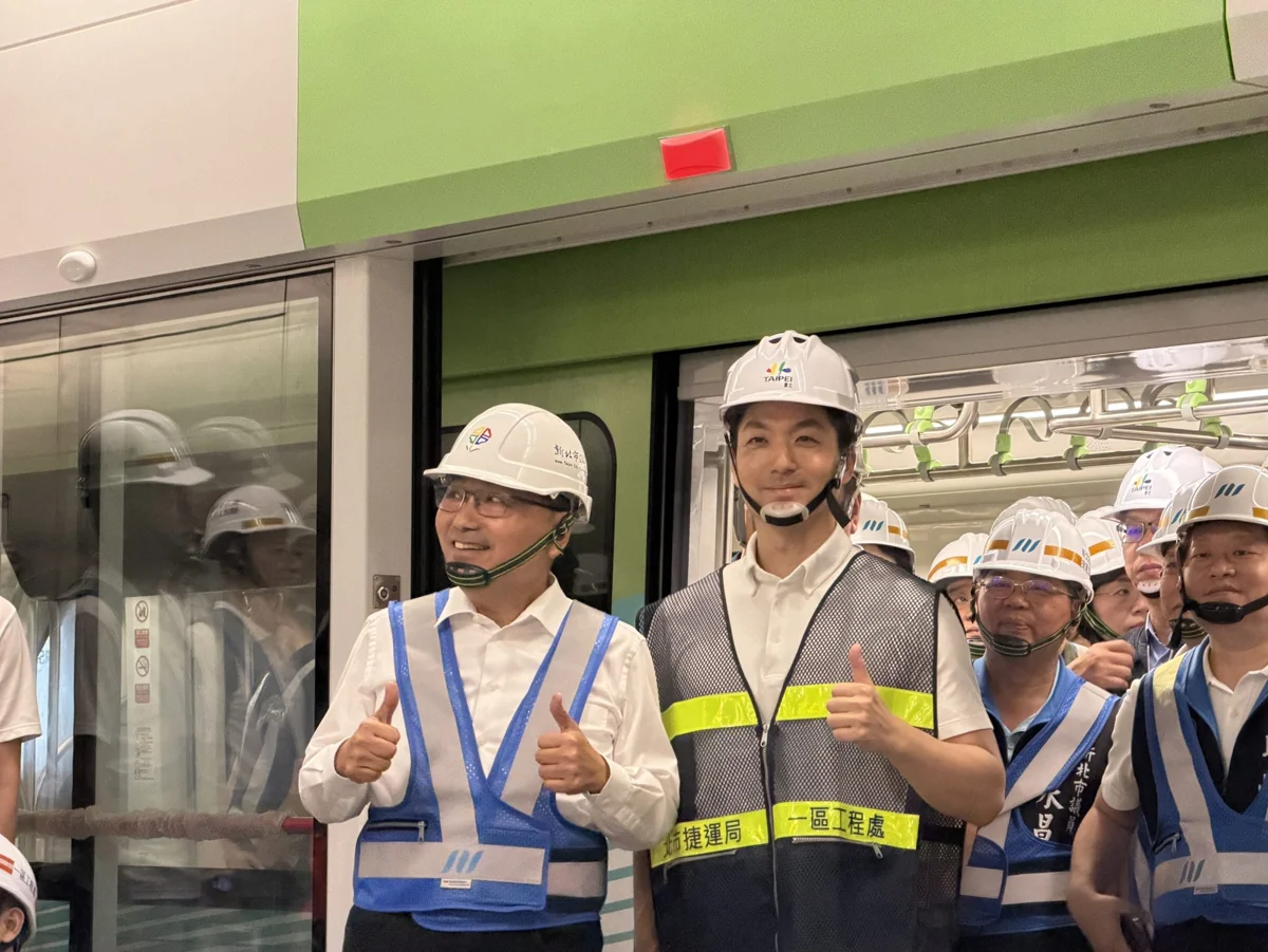 雙北市長同框試乘!萬大線動態測試啟動 中和往返中正紀念堂僅需14分
