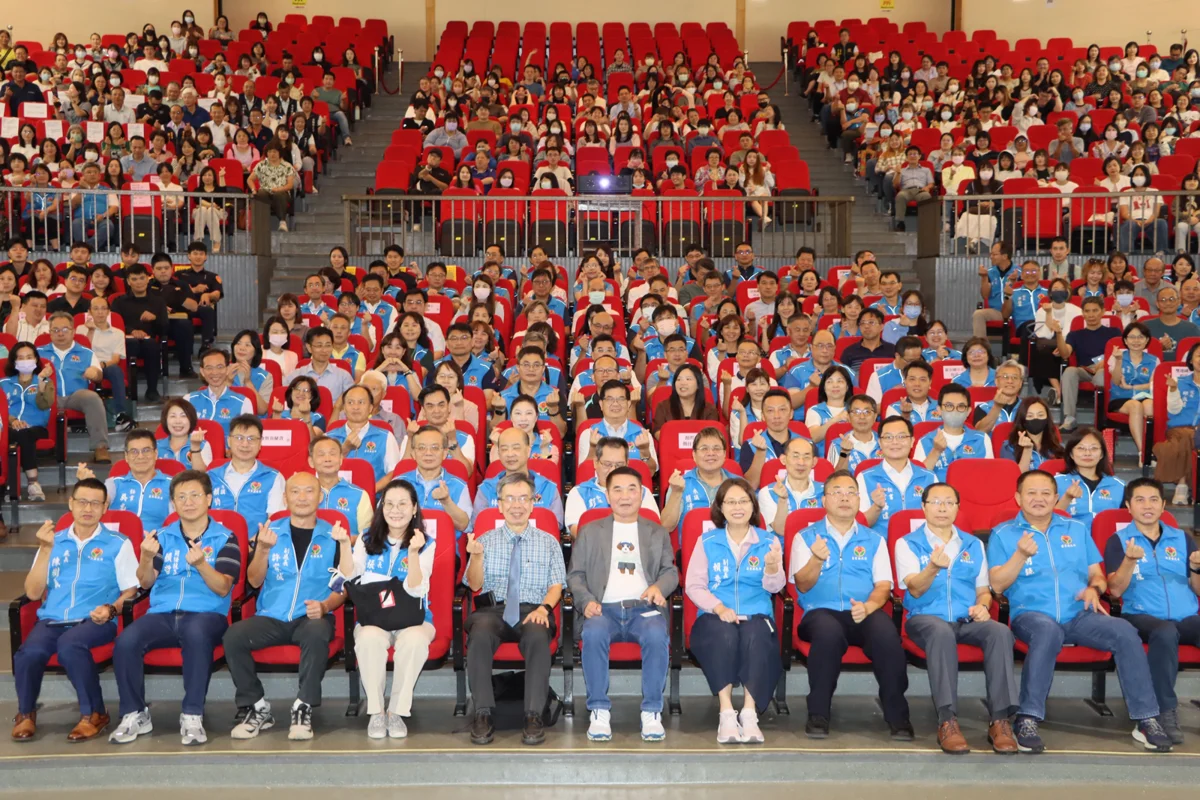 苗栗縣府表揚115位績優人員！鍾東錦揭招商破5000億「北台積南美光」版圖成形