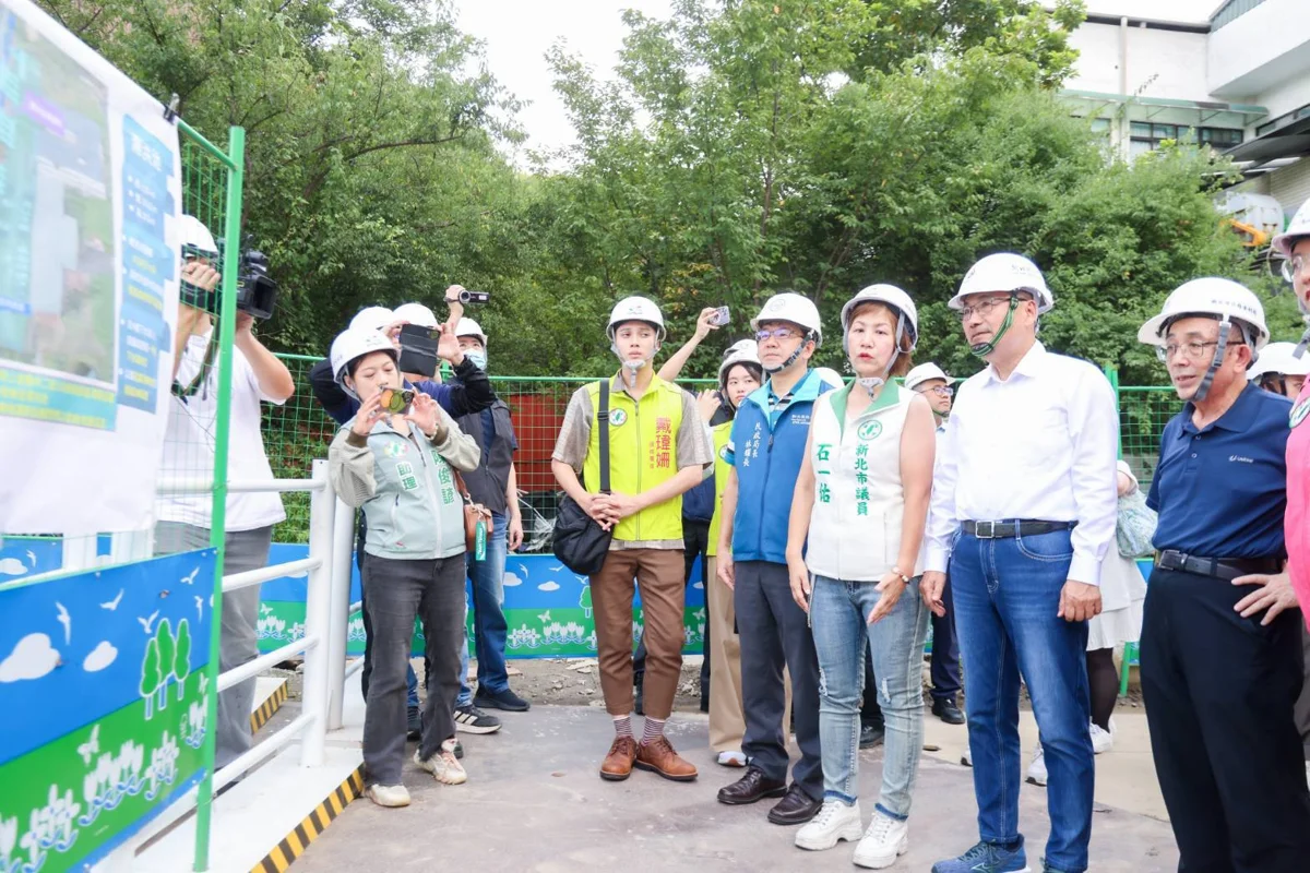 板橋仁愛公園全新共融遊戲場啟用!侯友宜視察地方建設拚升級