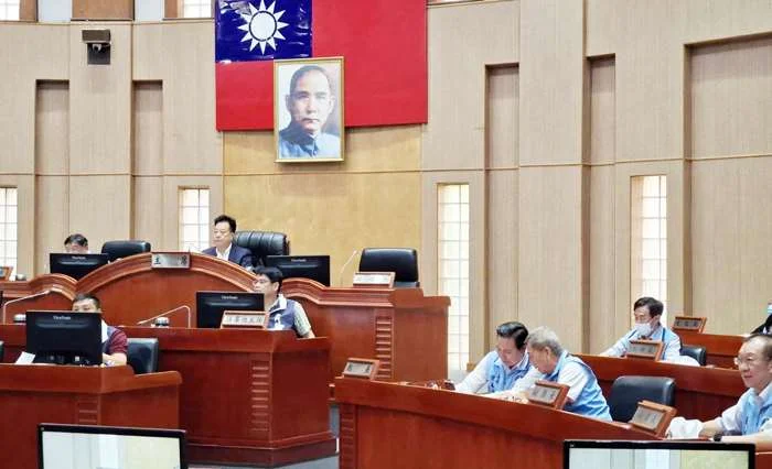 金門議會拍板!女性凍卵最高補助近5萬、獨居長者全面升級智慧防跌