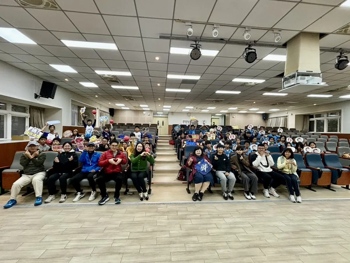 北市兩大冠軍強校「不比勝負」!興華合球隊、碧湖巧固球隊跨界交流,上演最暖友誼賽