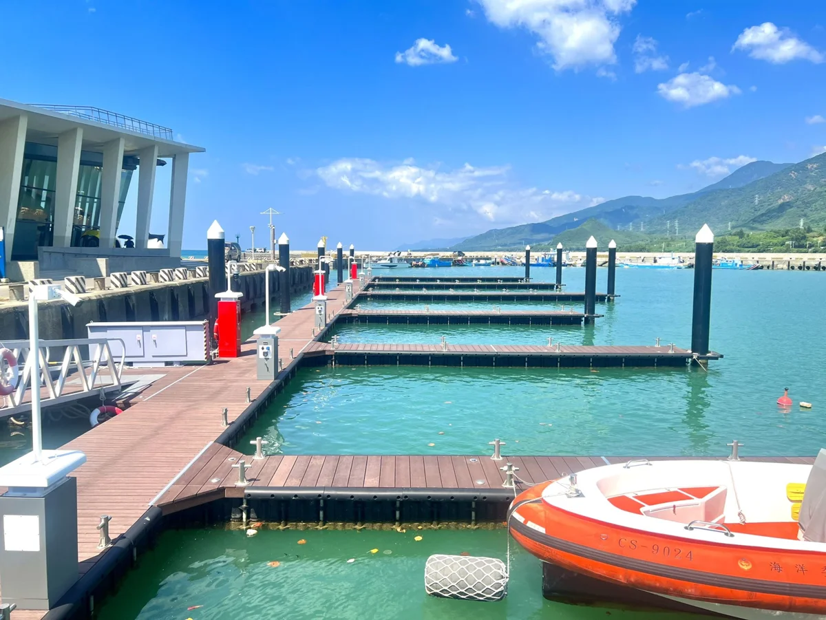 瀏覽破千萬!屏東車城看海美術館「日常事務所」展至11/8,海口港遊艇碼頭進度大公開