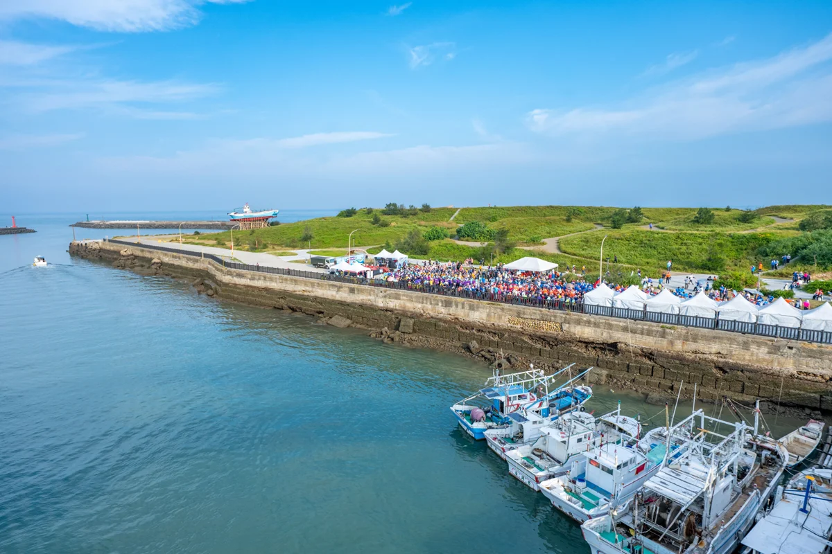 吹響海螺向新出發!新屋5公里濱海健走登場 張善政邀市民賞2.6億整建美景