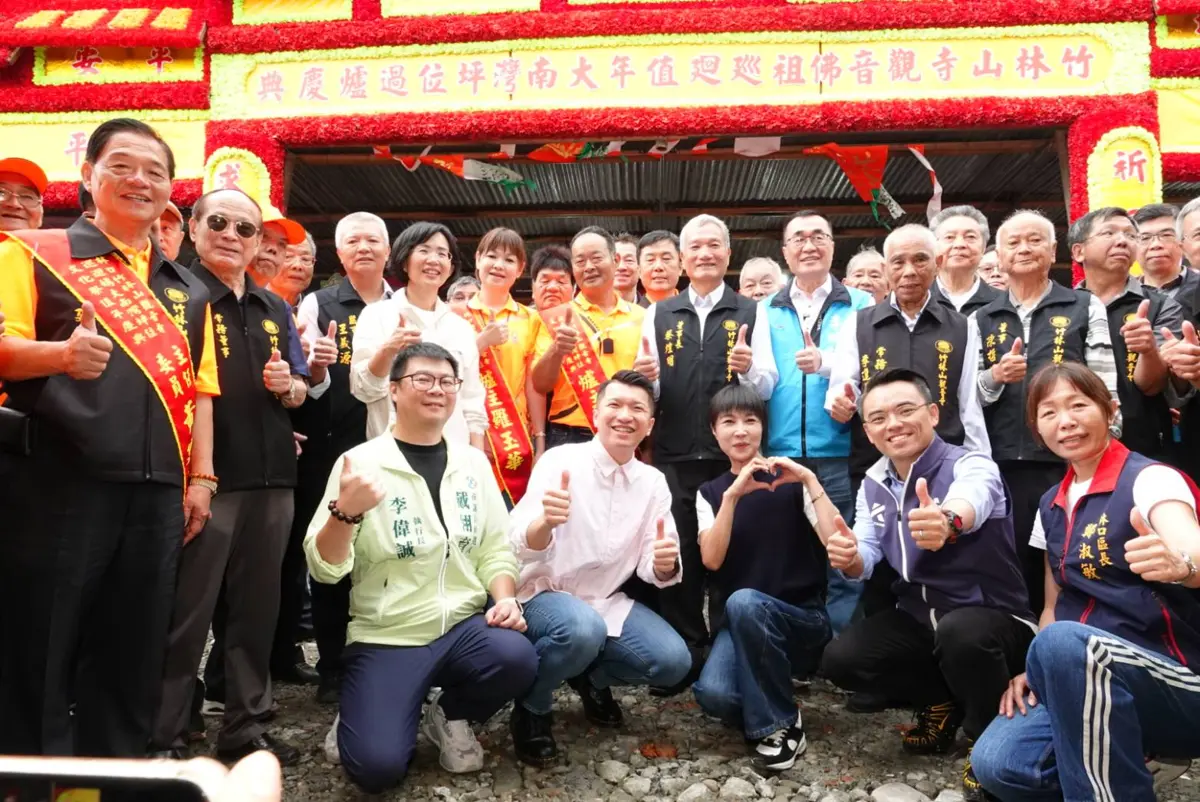 林口9年一遇宗教盛事!「觀音媽」繞境萬人空巷,「吃飯擔」盛況超震撼